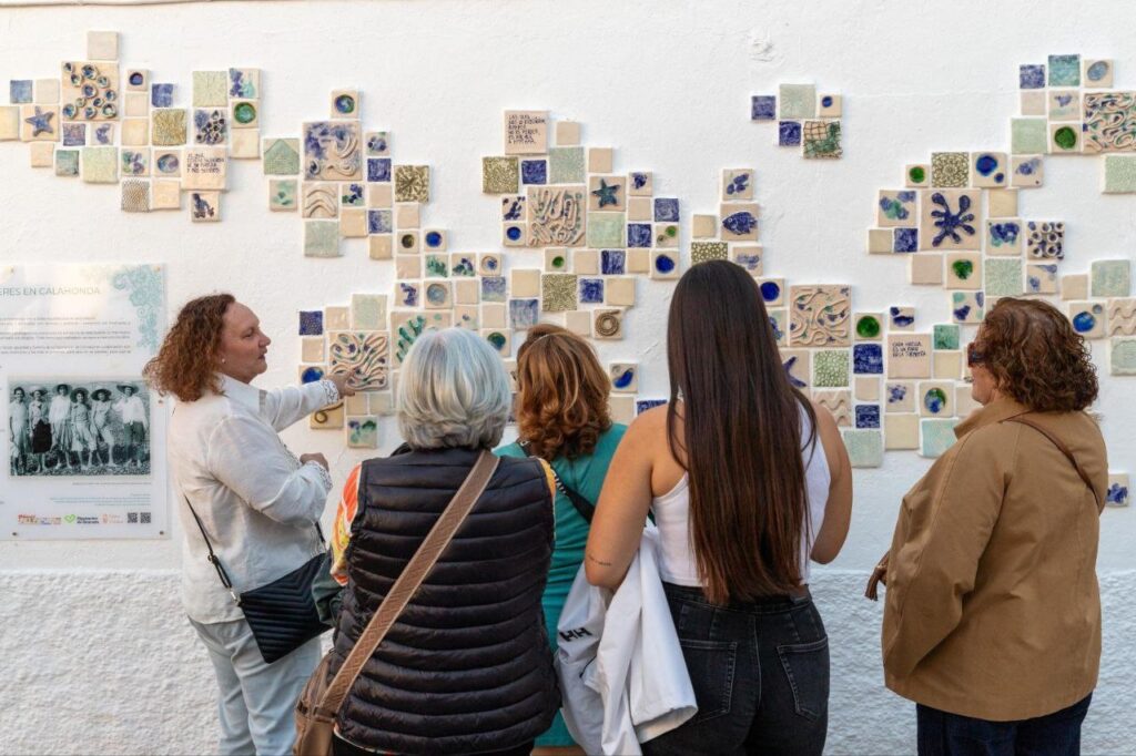 HUellas Calahonda: las mujeres que miraron al mar 10 IMAGE 2025 12 16 125028 - Igualdad en Granada