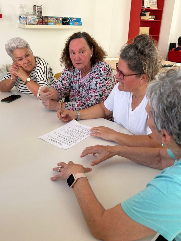 HUellas Calahonda: las mujeres que miraron al mar 2 IMAGE 2025 12 16 125105 - Igualdad en Granada