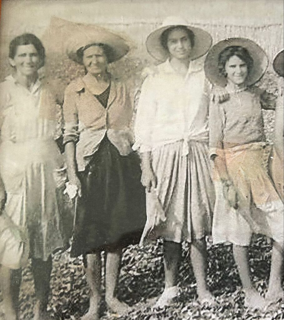 HUellas Calahonda: las mujeres que miraron al mar 1 IMAGE 2025 12 16 125108 - Igualdad en Granada